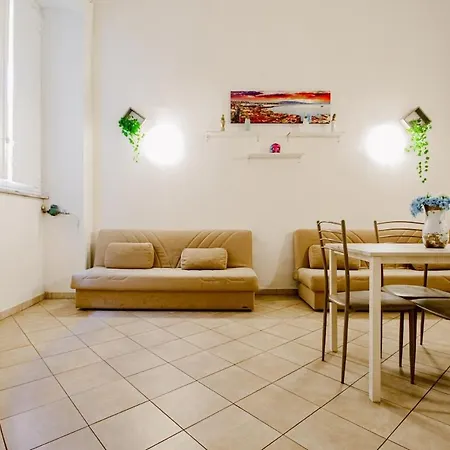 Maio House *